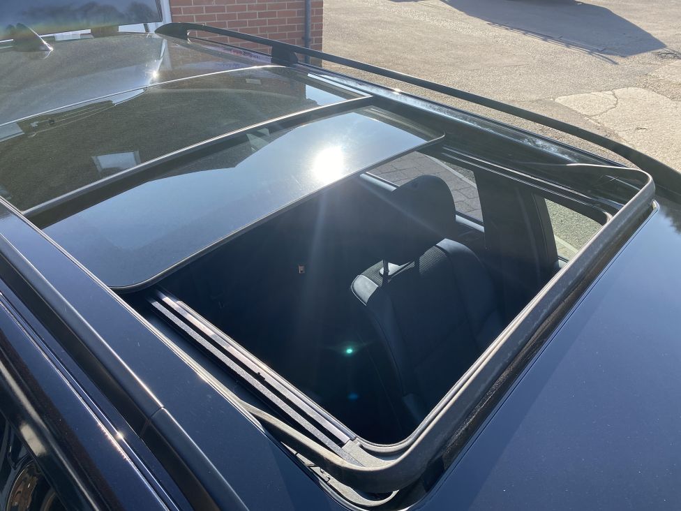 2007 BMW 525i M Sport touring Photograph