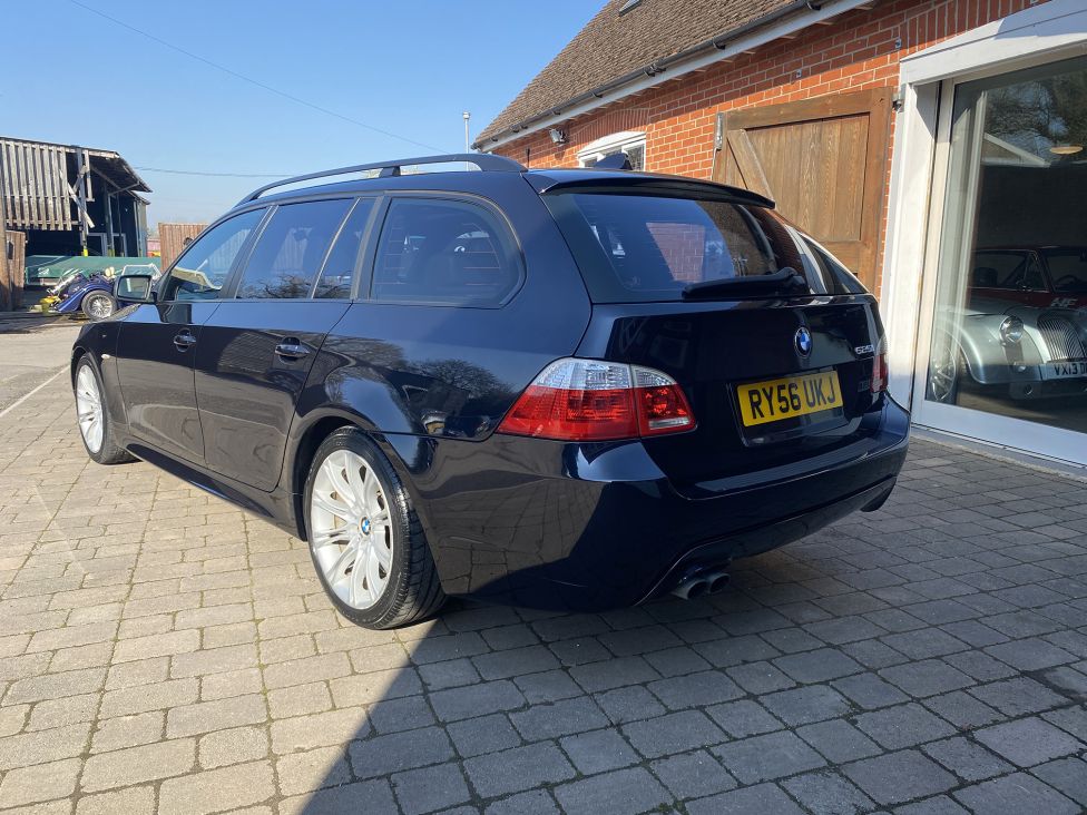 2007 BMW 525i M Sport touring Photograph