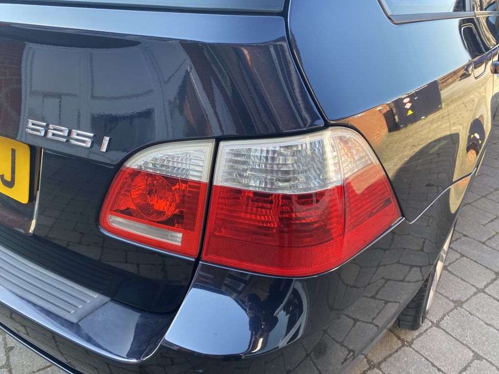 2007 BMW 525i M Sport touring Photograph