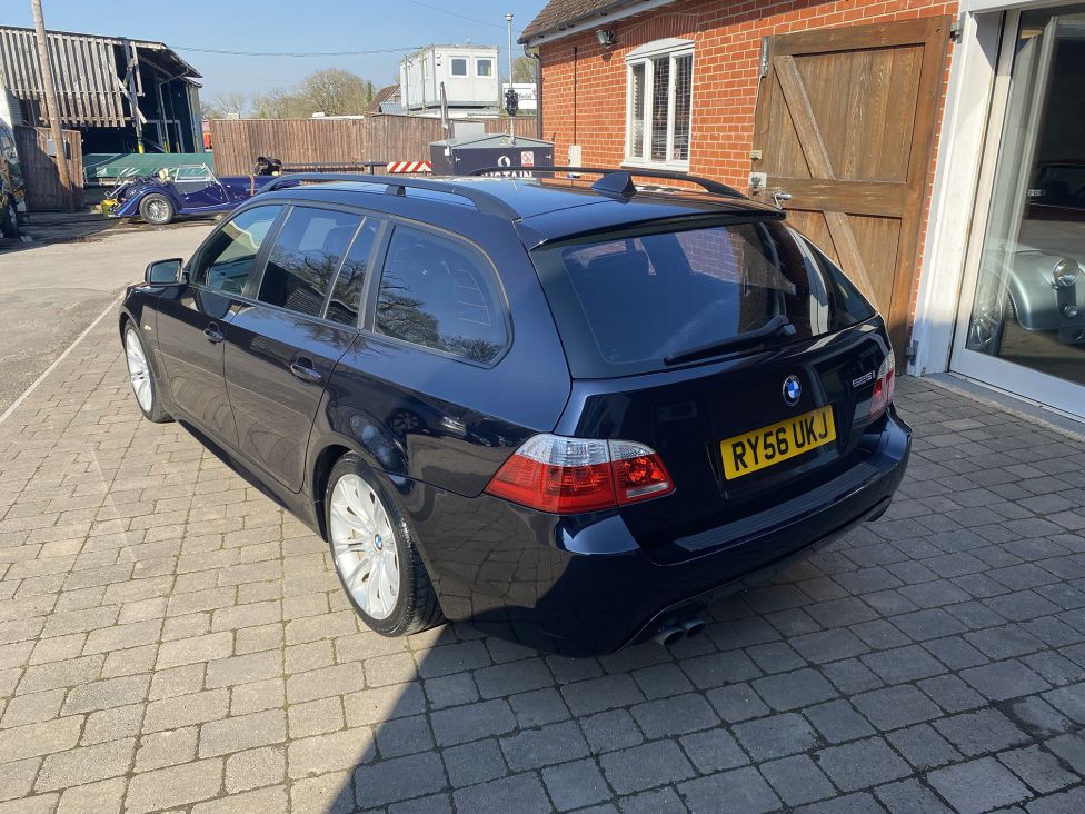 2007 BMW 525i M Sport touring Photograph