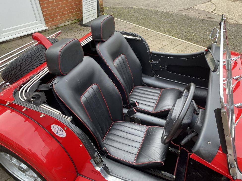 2000 Morgan plus 8 3.9L with ECU chip and only 1 owner from new! Photograph