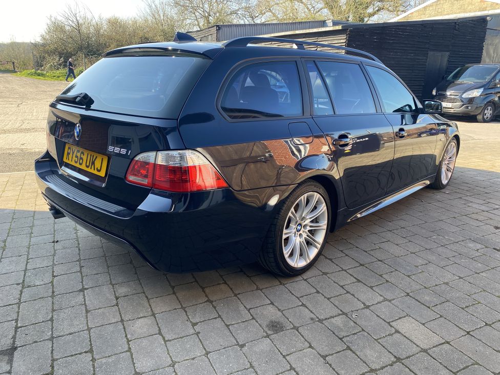 2007 BMW 525i M Sport touring Photograph