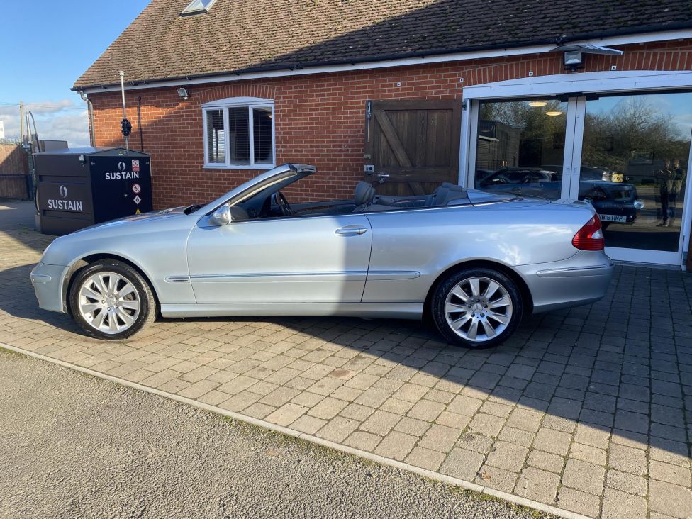 For Sale: 2006 Mercedes-Benz CLK 280 Convertible – Low Miles, High Spec. Photograph